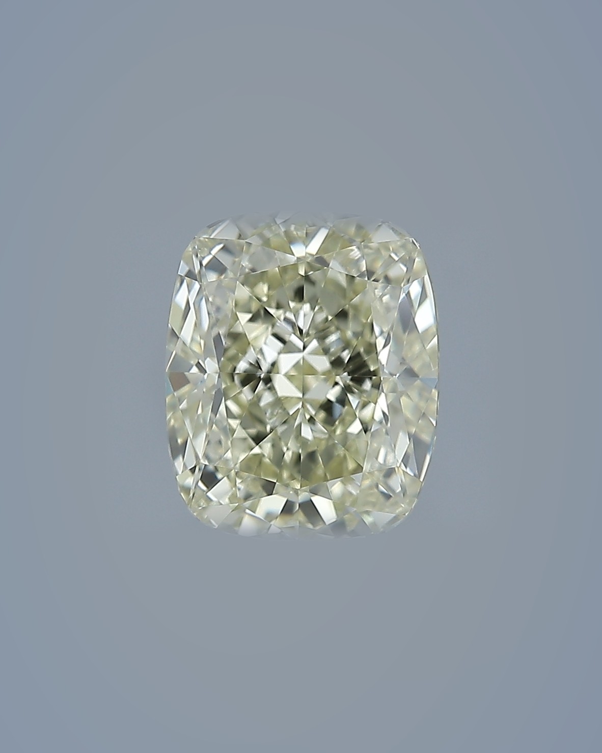 3.50 ct Cushion Fancy Colour Diamond, VVS2, Fancy Yellow